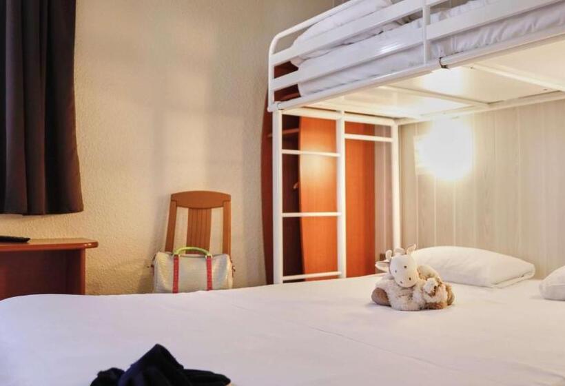 Номер Стандарт Трехместный, Brit Hotel Chambery
