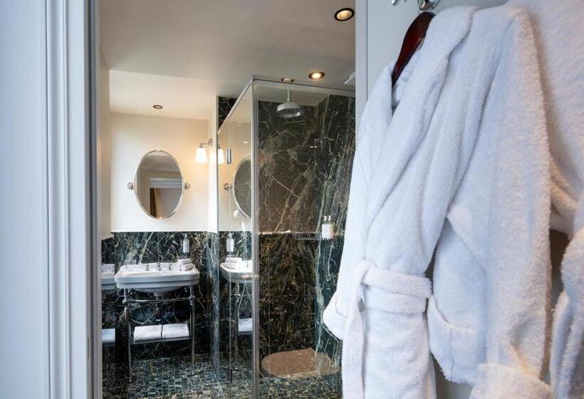 اتاق سوپریور با تخت دو نفره بزرگ, Hôtel & Spa Napoléon
