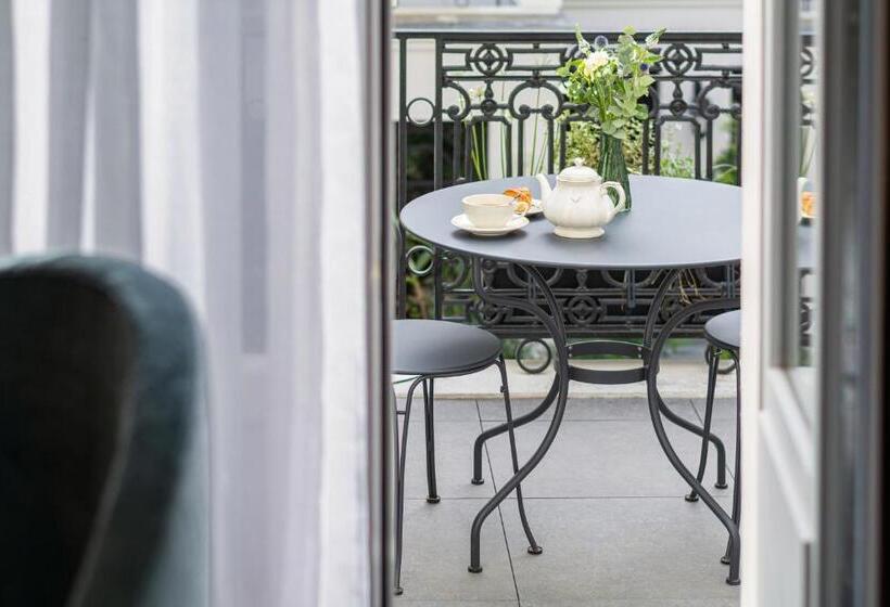 Superior Room with Terrace, Hôtel & Spa Napoléon