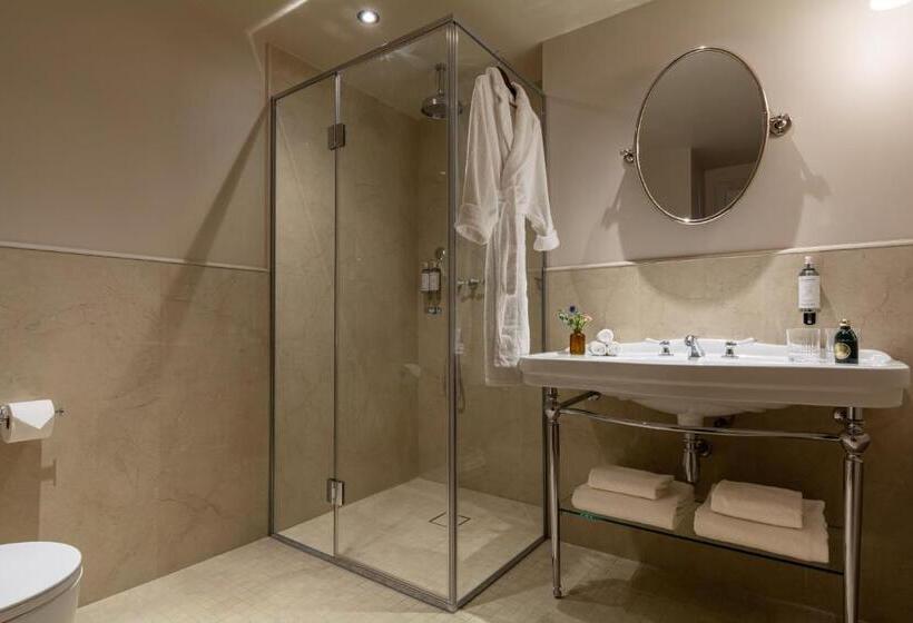 Suite with Terrace, Hôtel & Spa Napoléon