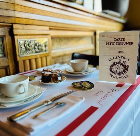 اتاق استاندارد با چشم‌انداز, & Restaurant Le Central Trouville