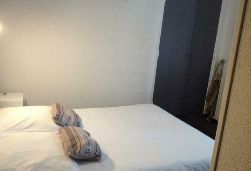 اتاق استاندارد یک نفره, Hôtel Saint Hubert