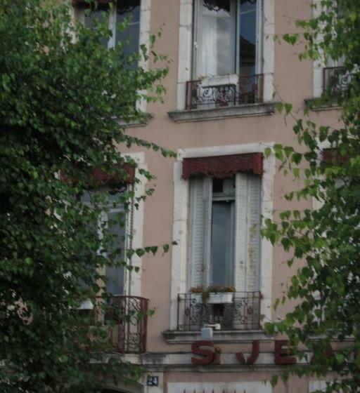 اتاق استاندارد یک نفره, Saint Jean