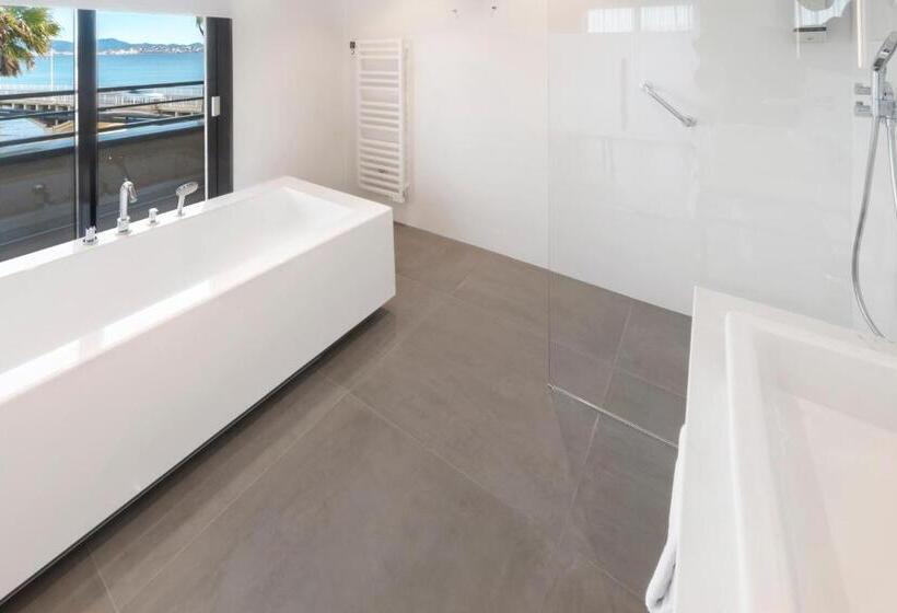 Люкс Вид на Море, Van Der Valk Hotel Saint Aygulf