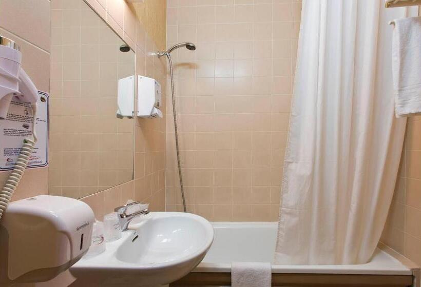 اتاق کلاسیک سه تخته, Tourhotel Blois