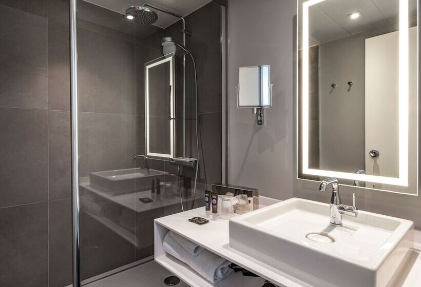 Номер Superior, Novotel Evry Courcouronnes