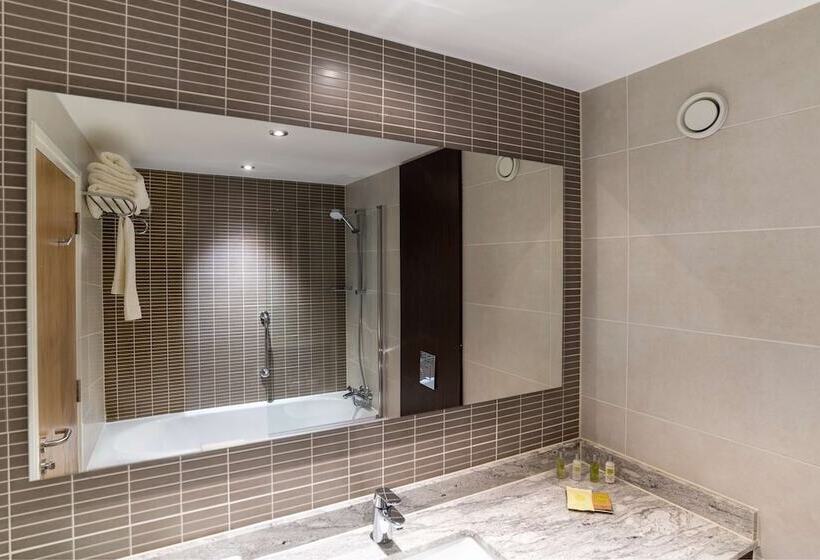 اتاق استاندارد, Hilton London Gatwick Airport