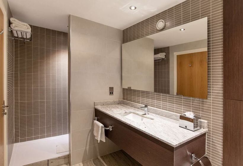 اتاق لوکس, Hilton London Gatwick Airport