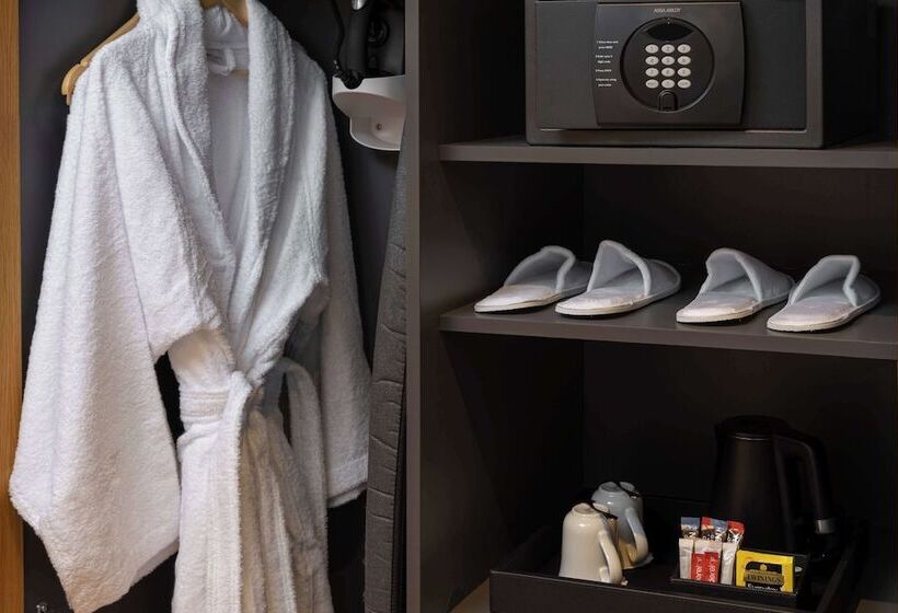 سوییت, Hilton London Gatwick Airport