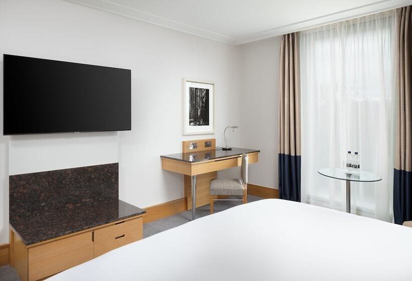 سوییت, Hilton London Gatwick Airport