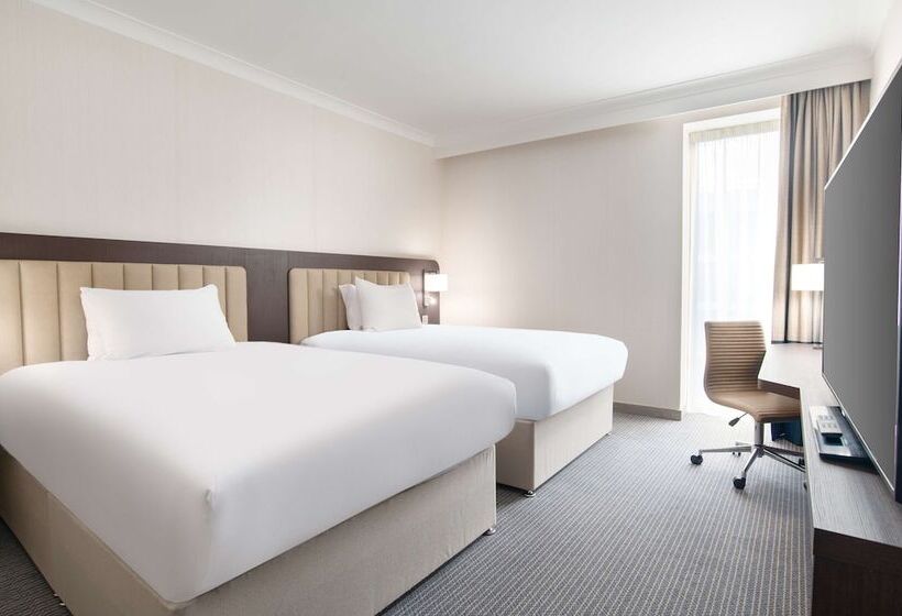 اتاق لوکس, Hilton London Gatwick Airport