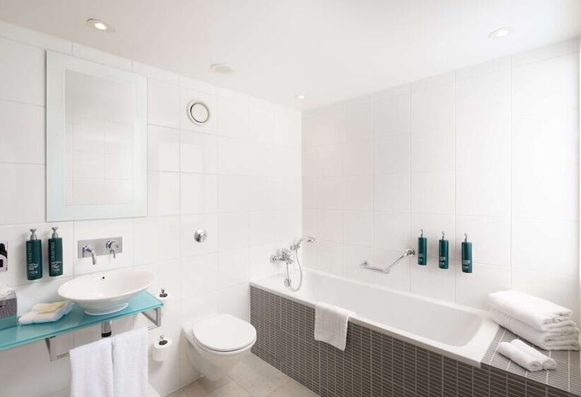سوییت, Hilton London Gatwick Airport