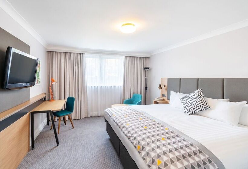 Номер Стандарт Адаптированный для Инвалидов, Holiday Inn Aylesbury, An Ihg