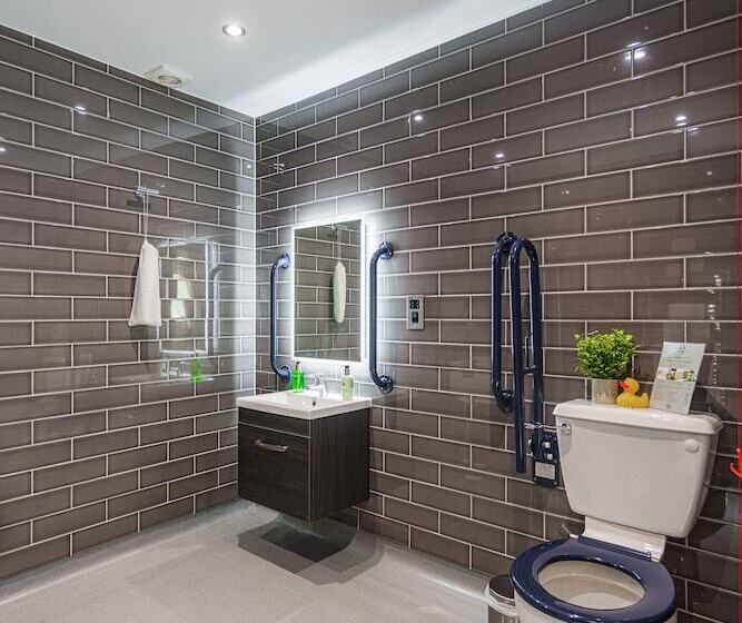 Номер Стандарт Адаптированный для Инвалидов, The George Hotel, Dorchester On Thames, Oxfordshire