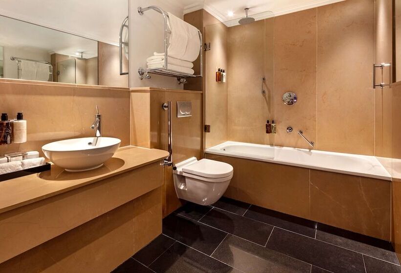 Номер Премиум, Radisson Blu Hotel, London Bloomsbury