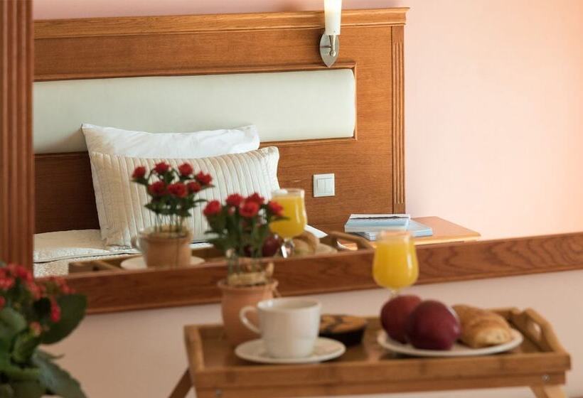 Номер Стандарт Трехместный, Acharnis Kavallari Hotel Suites