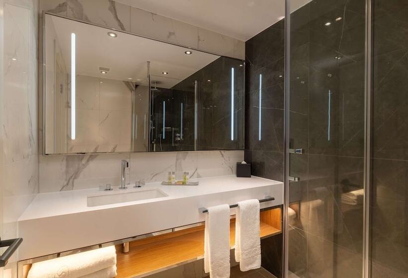 Номер Executive, Hilton London Metropole