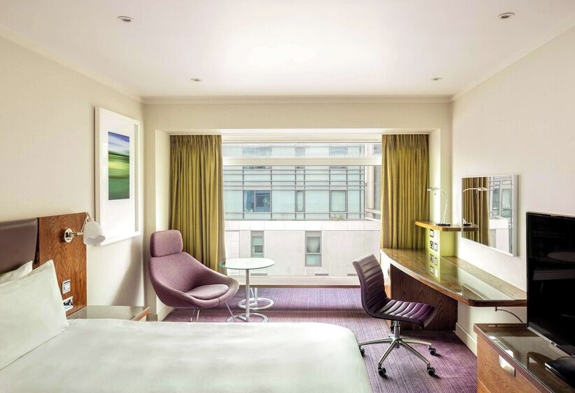 Номер Superior, Hilton London Metropole