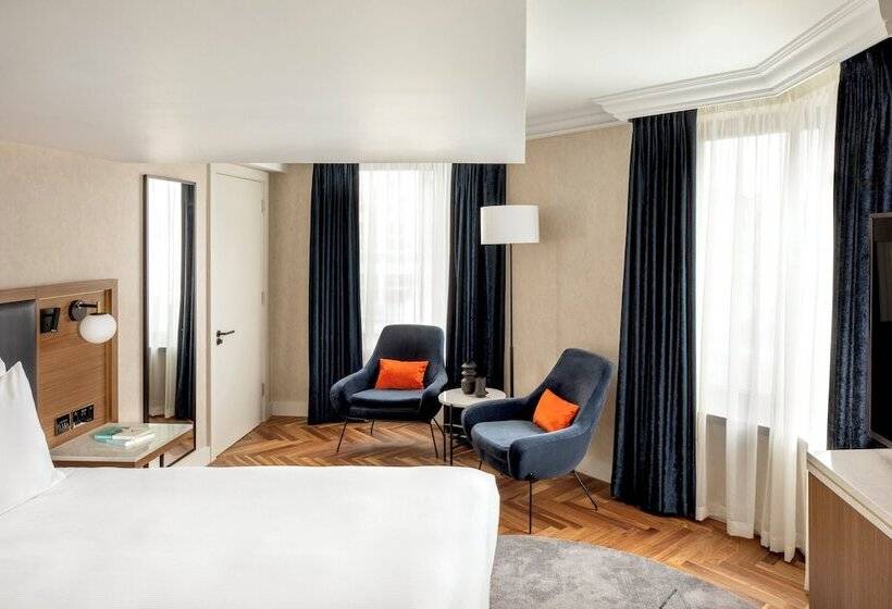 Люкс, Hilton London Metropole