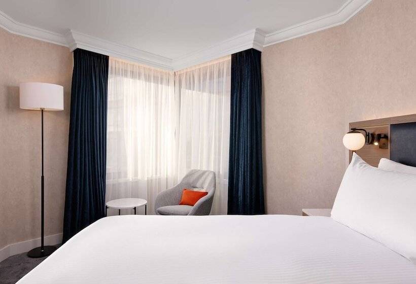 Люкс, Hilton London Metropole