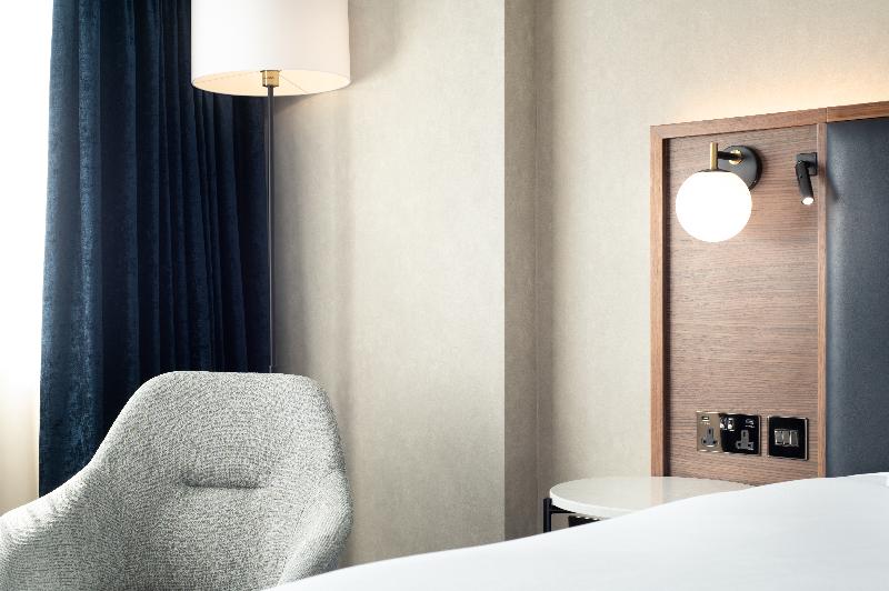 Номер Deluxe Кровать Кинг, Hilton London Metropole