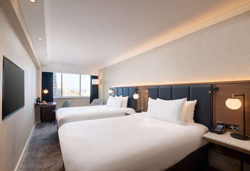 Номер Стандарт, Hilton London Metropole