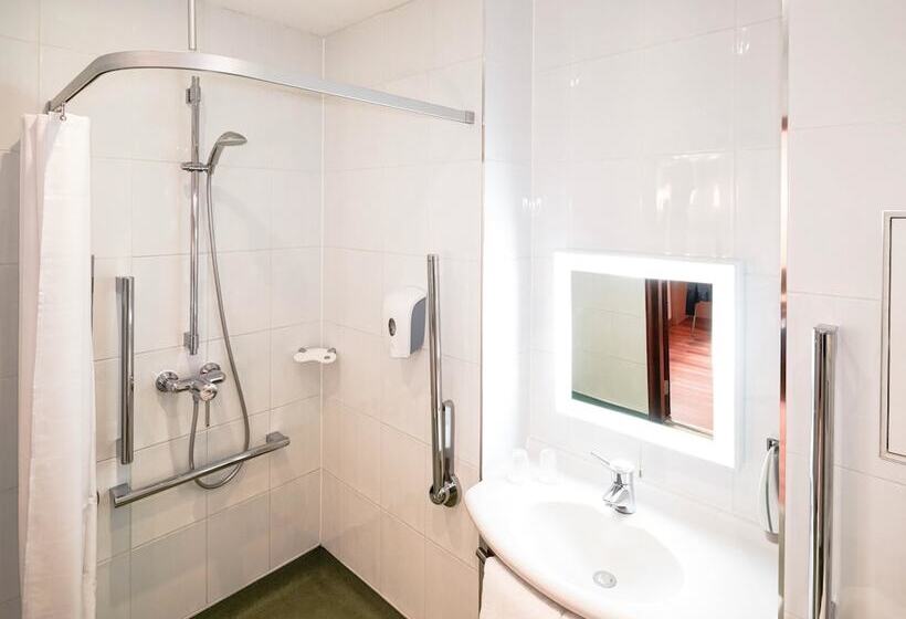 Семейный Номер, Ibis London Greenwich
