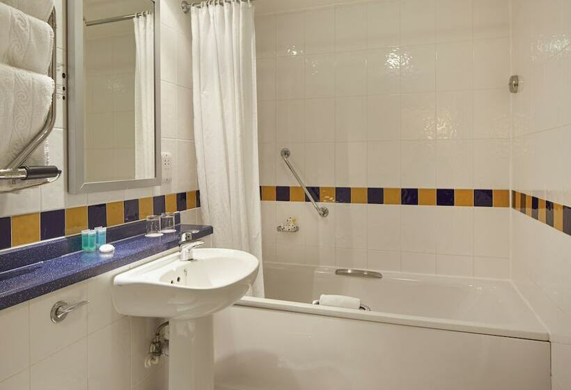 Cameră Standard, Lancaster Gate