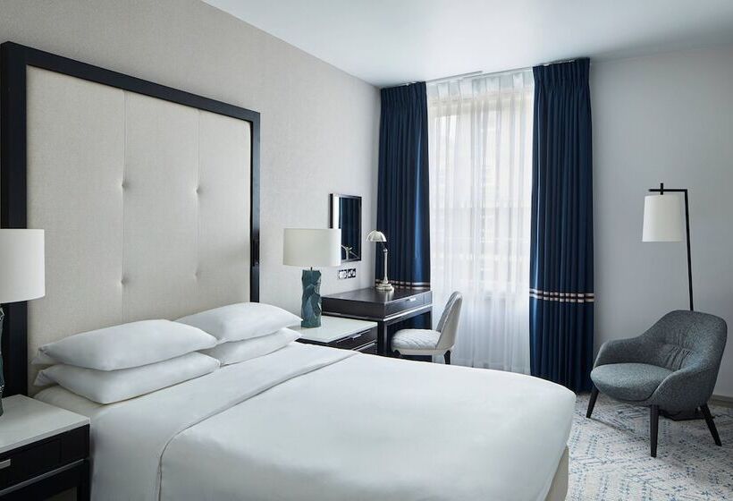 Номер Deluxe, London Marriott Hotel Grosvenor Square