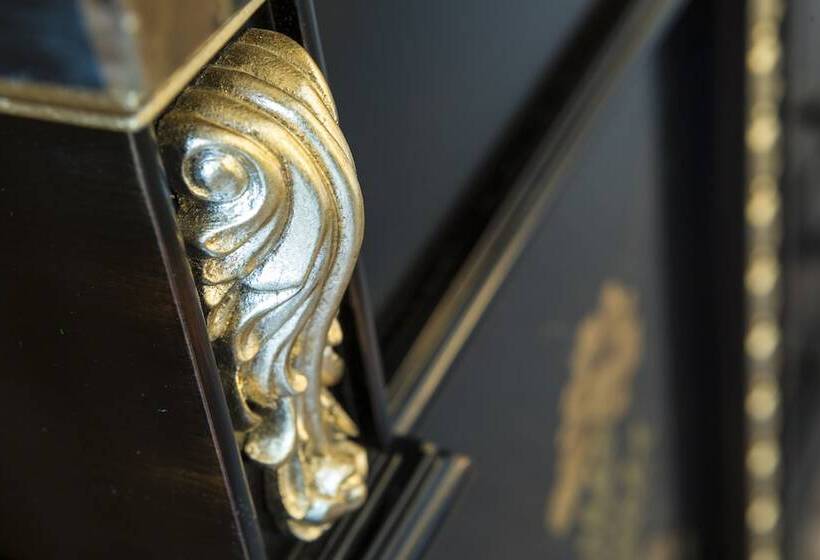 Полулюкс Superior, The Dorchester   Dorchester Collection