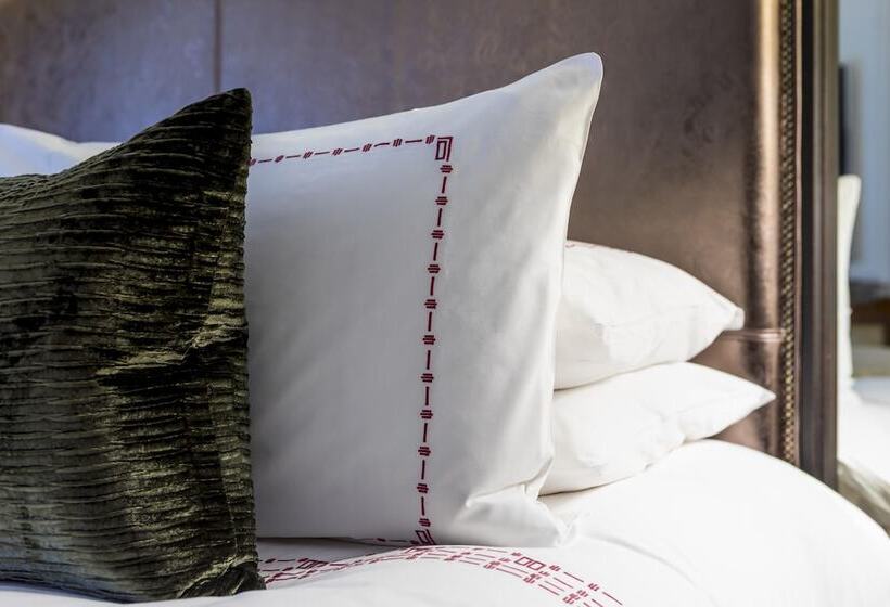 Номер Deluxe, The Dorchester   Dorchester Collection