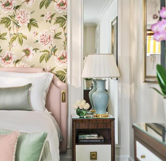 带大床的行政房间, The Dorchester   Dorchester Collection