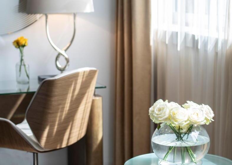 Номер Стандарт, The Marylebone