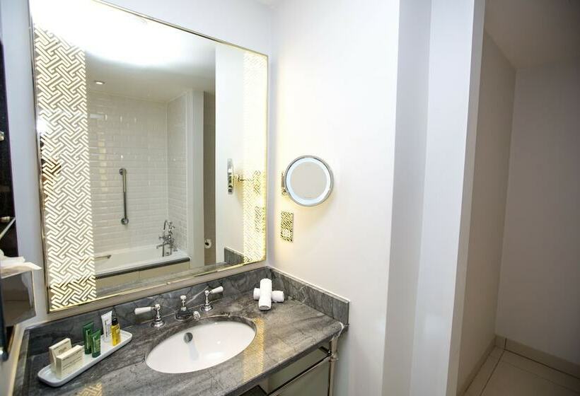 Номер Стандарт, The Waldorf Hilton London