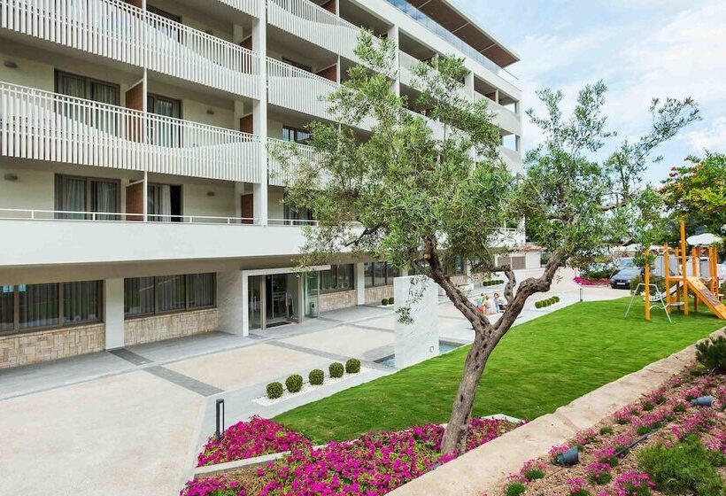 اتاق پریمیوم با چشم‌انداز باغ, Ammon Zeus Luxury Beach