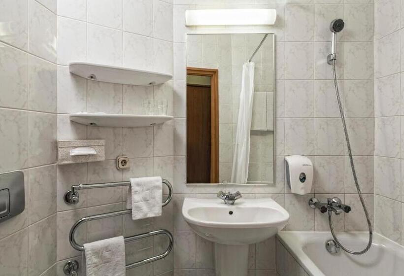 Номер Economy, Budapest
