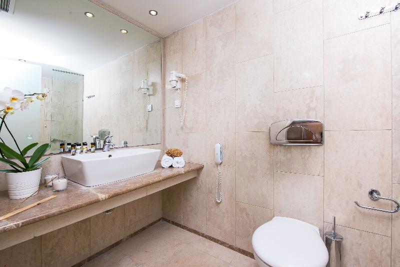 اتاق لوکس با چشم‌انداز باغ, Kassandra Palace Seaside Resort