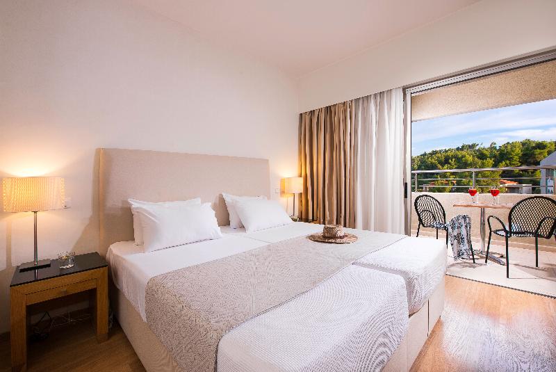 اتاق لوکس با چشم‌انداز باغ, Kassandra Palace Seaside Resort