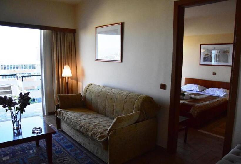 سوییت با چشمانداز دریا, Oceanis