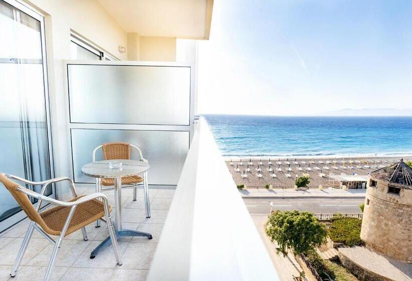 غرفة قياسية إطلالة جانبية علي البحر, Riviera