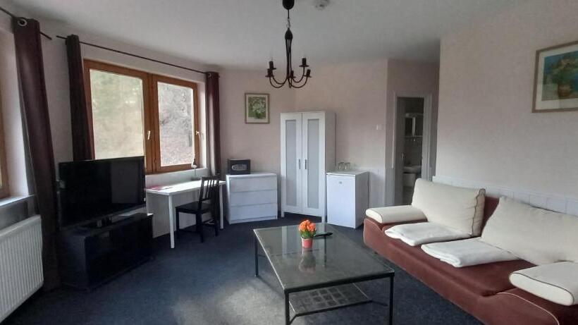 Suite with lake view, Síkfőkút