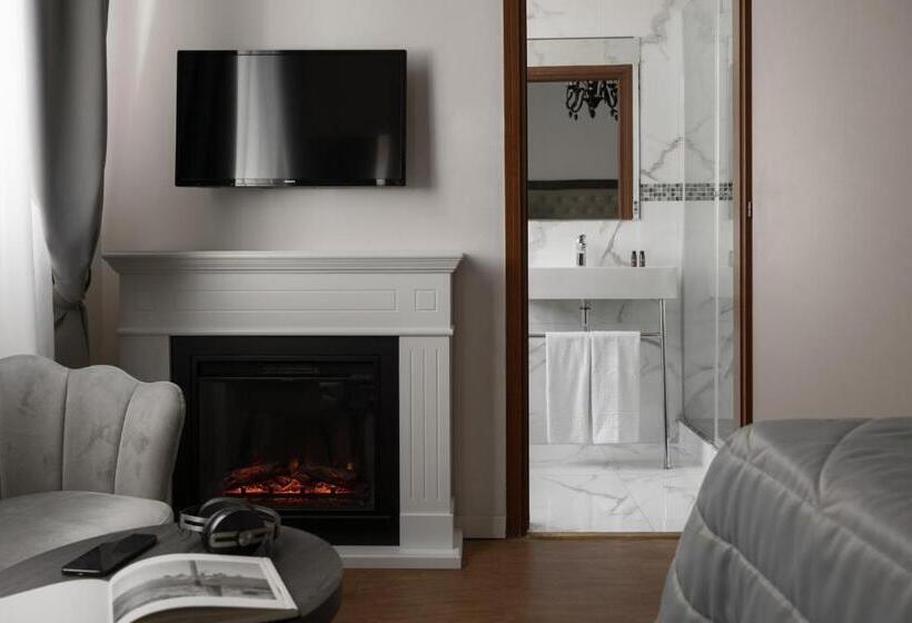 اتاق لوکس, Boutique Hotel Re Enzo