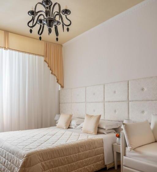 اتاق لوکس, Boutique Hotel Re Enzo