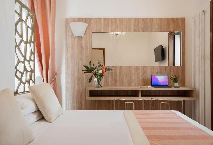 اتاق استاندارد با بالکن, Boutique Hotel Re Enzo