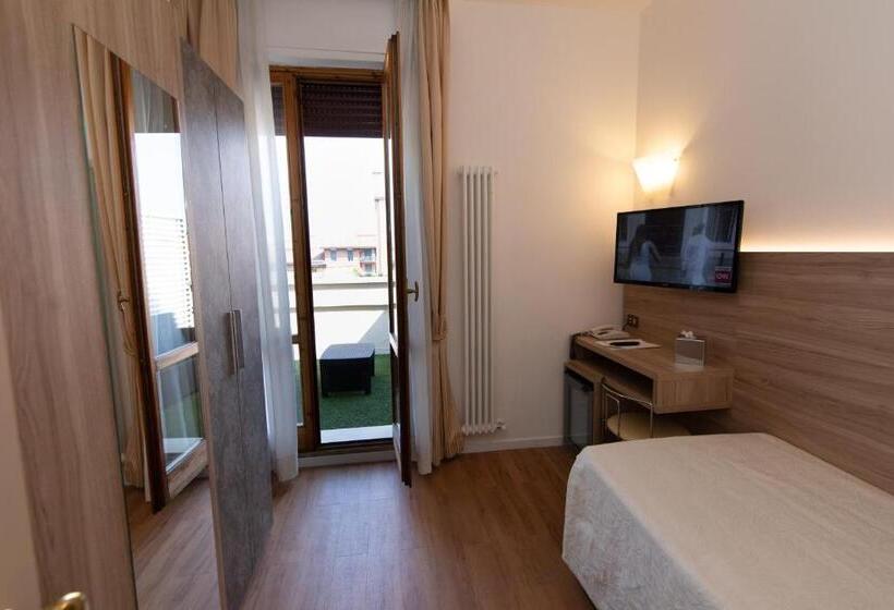 اتاق استاندارد یک نفره, Boutique Hotel Re Enzo
