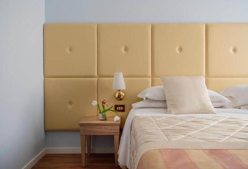 اتاق استاندارد یک نفره, Boutique Hotel Re Enzo