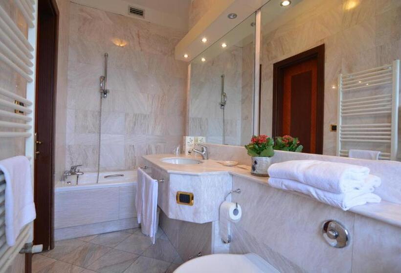 اتاق سوپریور, Internazionale Terme