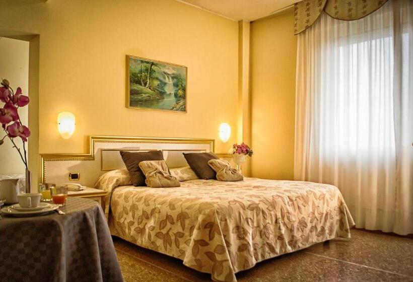 اتاق سوپریور, Internazionale Terme