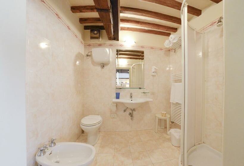اتاق سوپریور, San Michele