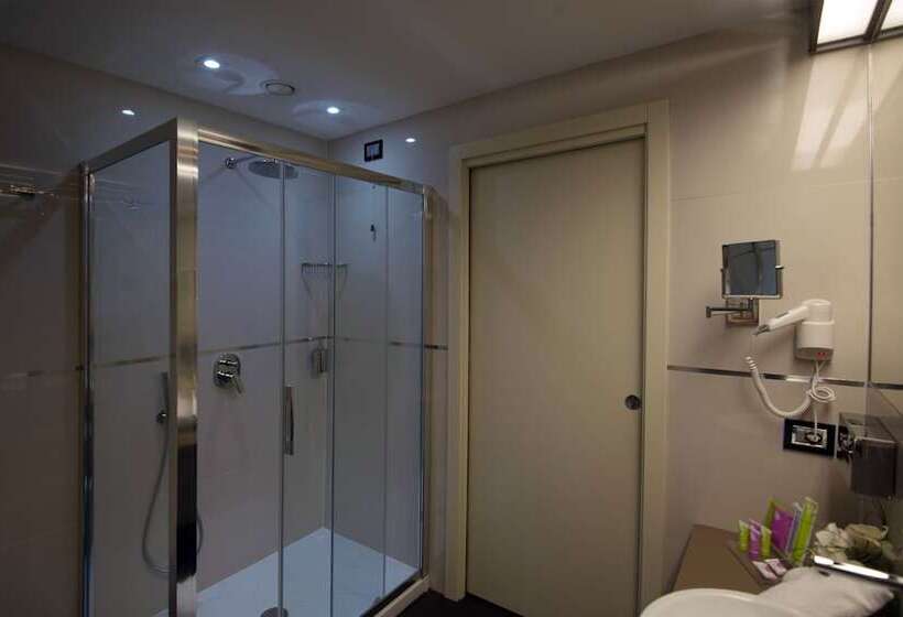 اتاق استاندارد سه نفره, As Hotel Limbiate Fiera